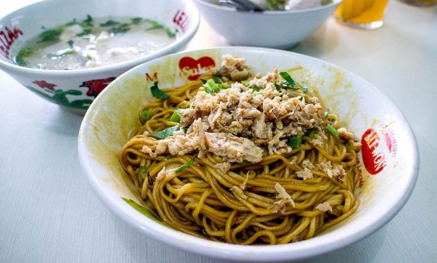 inilah 10 sajian mie ayam terpopuler di kota bandung yang melegenda, simak daftar berikut