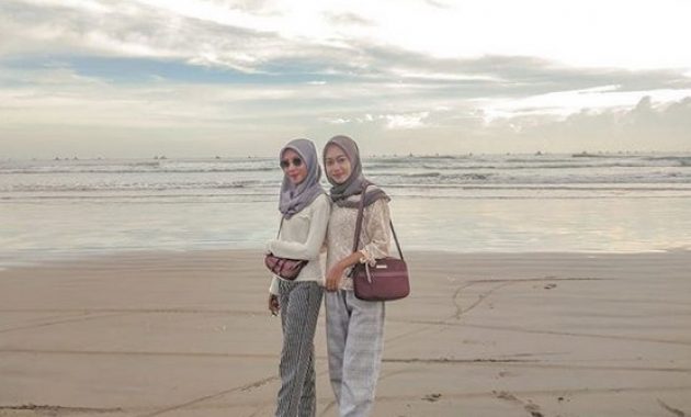 inilah 9 pesona pantai bagedur di setiap waktu