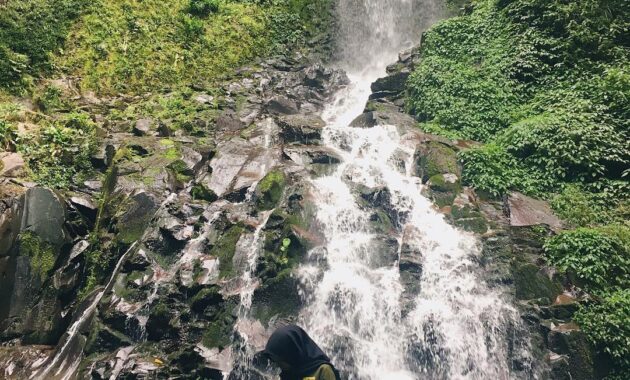 intip keunikan coban trisula, air terjun hits di kalangan pendaki semeru, Harga Tiket Masuk, Jalan Menuju Lokasi, Fasilitas, Sekilas Coban Trisula, Pesona Coban Trisula