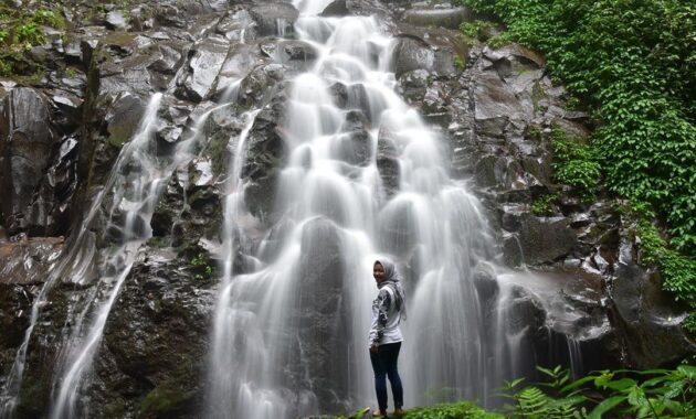 intip keunikan coban trisula, air terjun hits di kalangan pendaki semeru, Harga Tiket Masuk, Jalan Menuju Lokasi, Fasilitas, Sekilas Coban Trisula, Pesona Coban Trisula