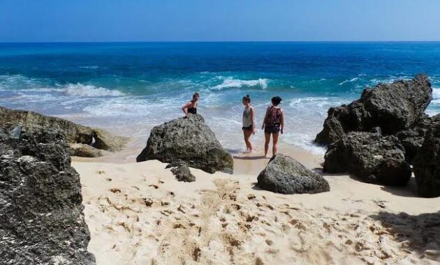 jacuzzi alami di pantai tegal wangi, jadi magnet pengguna instagram, Masih Asing, Kelebihan Objek Ini, Pantai Pasir Putih, Lokasi Google Map, Harga Tiket Masuk