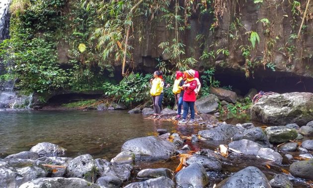 Jalan Menuju Curug Kembar