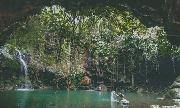jalan menuju curug kembar