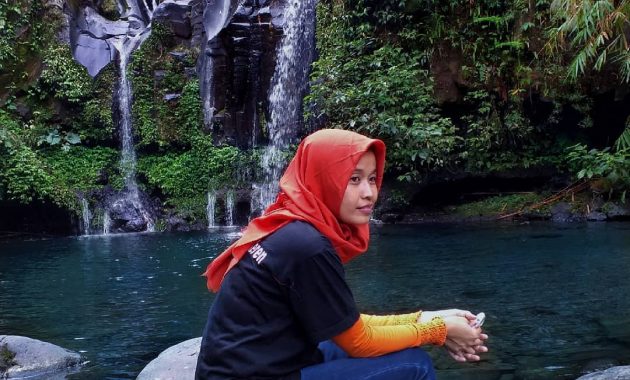 jalan menuju curug kembar