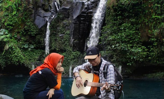 jalan menuju curug kembar