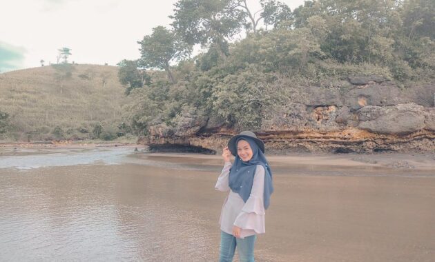 jalan menuju lokasi pantai serang di blitar jawa timur dan berapa harga tiket masuknya?