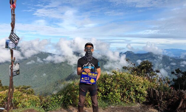 kamu pendaki sejati? coba taklukkin 10 rekomendasi gunung tertinggi di negara malaysia ini