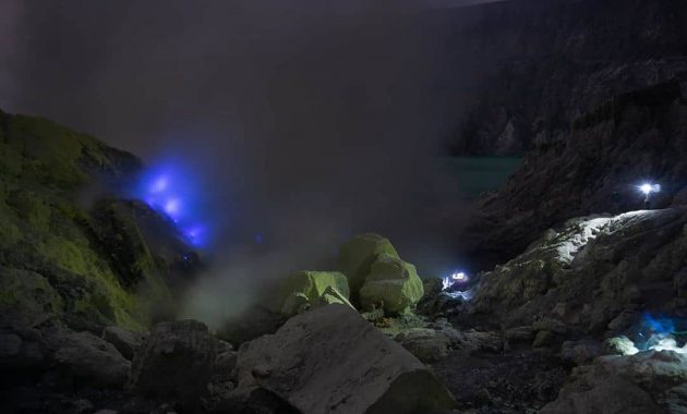 kawah ijen blue fire, Tidak Ada Duanya, Keindahan Potensi, Jalan Menuju Lokasi, Buka Jam Berapa, Harga Tiket Masuk