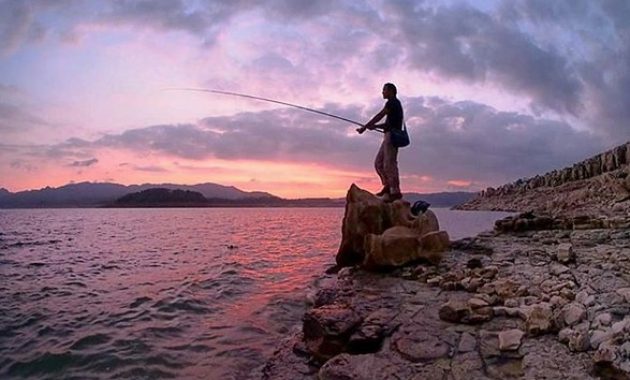 keindahan alam yang memikat di waduk wadaslintang jawa tengah