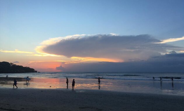 keindahan pantai jimbaran bali, Harga Tiket Masuk, Pulau Dewata, Keunggulan Pantai ini, Keindahan dan Potensi, Rute Menuju Lokasi