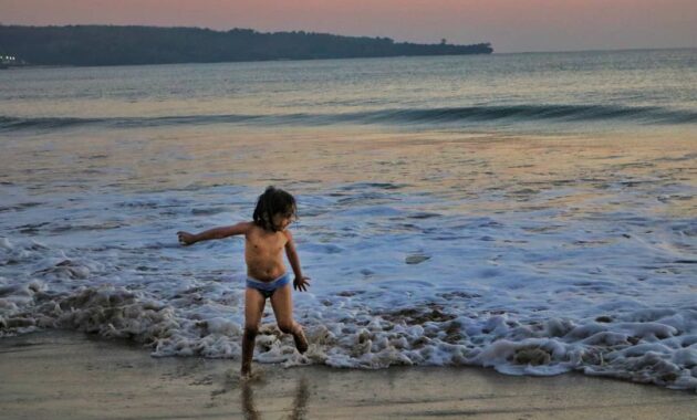 keindahan pantai jimbaran bali, Harga Tiket Masuk, Pulau Dewata, Keunggulan Pantai ini, Keindahan dan Potensi, Rute Menuju Lokasi
