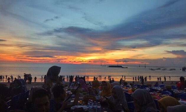 keindahan pantai jimbaran bali, Harga Tiket Masuk, Pulau Dewata, Keunggulan Pantai ini, Keindahan dan Potensi, Rute Menuju Lokasi