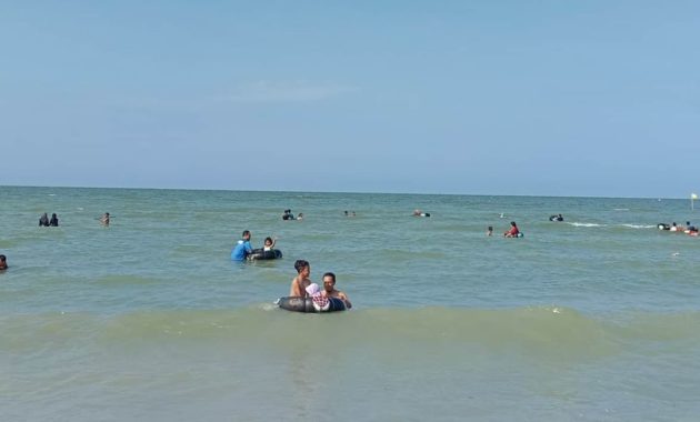 keindahan pantai labuhan gresik, Hampir Mirip, Pesona Keindahan, Bentuk Memanjang, Aktifitas Lain, Lokasi Dimana