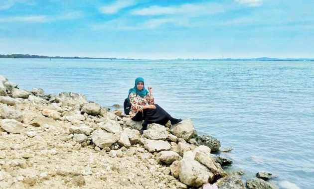 keindahan pantai labuhan gresik, Hampir Mirip, Pesona Keindahan, Bentuk Memanjang, Aktifitas Lain, Lokasi Dimana
