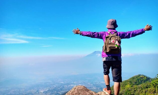 kenalin 10 rekomendasi gunung tertinggi di jawa tengah yang menjadi favorit para pendaki karena keindahannya