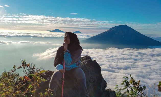 kenalin 10 rekomendasi gunung tertinggi di jawa tengah yang menjadi favorit para pendaki karena keindahannya