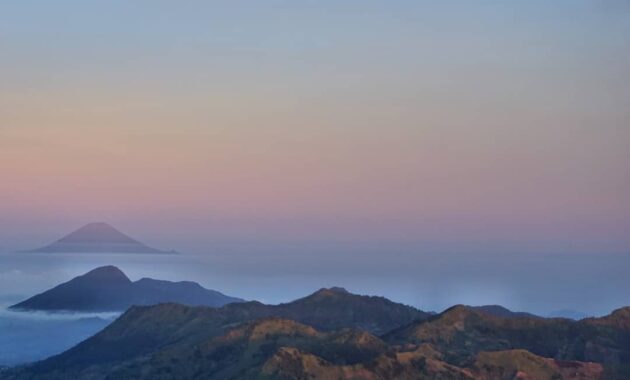 kenalin 10 rekomendasi gunung tertinggi di jawa tengah yang menjadi favorit para pendaki karena keindahannya