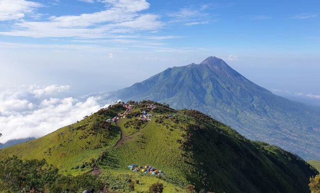 kenalin 10 rekomendasi gunung tertinggi di jawa tengah yang menjadi favorit para pendaki karena keindahannya
