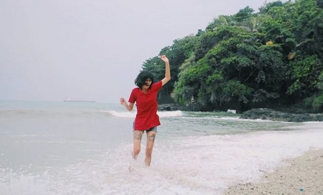keramat tetapi indah! pantai karang pandan cilacap, surga kecil di pulau kematian