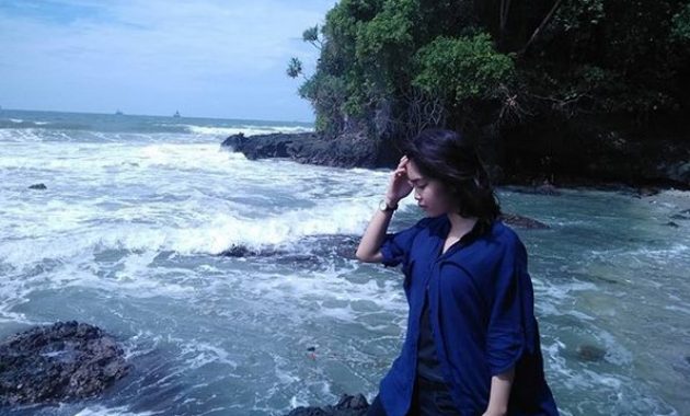 keramat tetapi indah! pantai karang pandan cilacap, surga kecil di pulau kematian