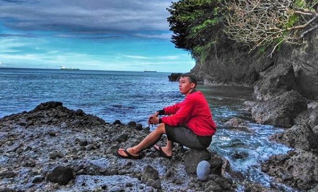 keramat tetapi indah! pantai karang pandan cilacap, surga kecil di pulau kematian