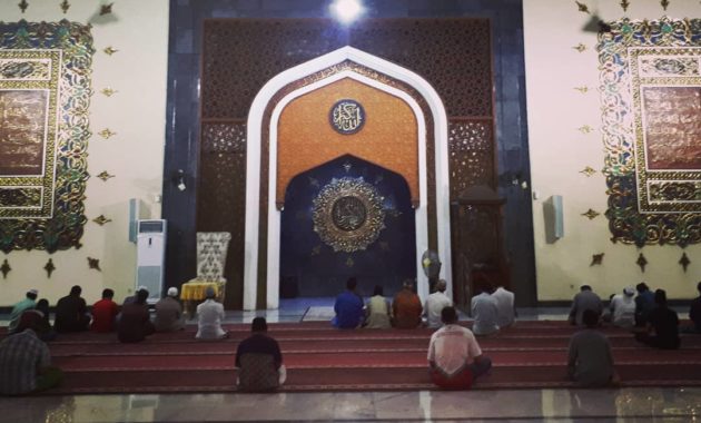 keunikan masjid agung gresik, Objek Religi, Tata Letak Bangunan , Bagian Bangunan , Fungsi Atap, Lokasi Dimana