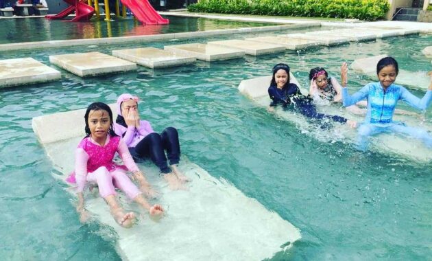 kolam renang bukit golf cibubur, harga tiket masuk mulai 50rb, buka jam 7 pagi