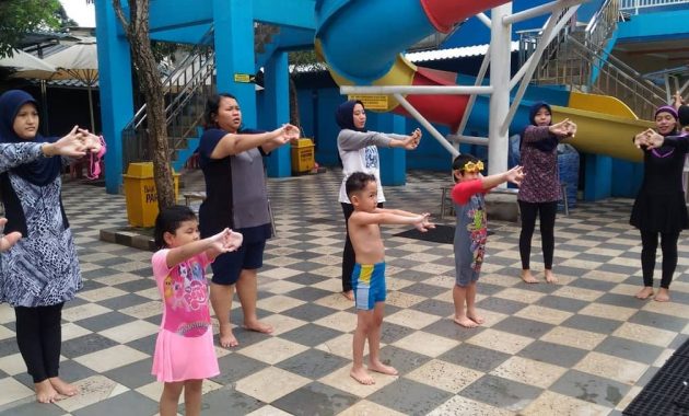 kolam renang paragon