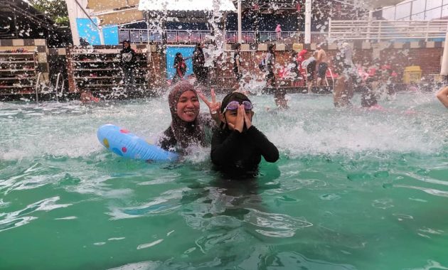 kolam renang paragon