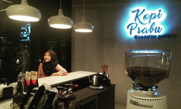 kopi prabu, coffee house baru di kawasan kedaton semarang, Daftar Harga Menu, Daftar Harga Minuman, Jalan Menuju Lokasi, Fasilitas, Review Kopi Prabu