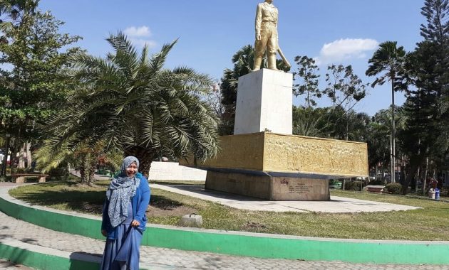 letak alun alun kota kediri, Tiada Henti, Hiburan Penting, Ramai Ketika Malam, Lokasi Dimana, Rencana Dirombak