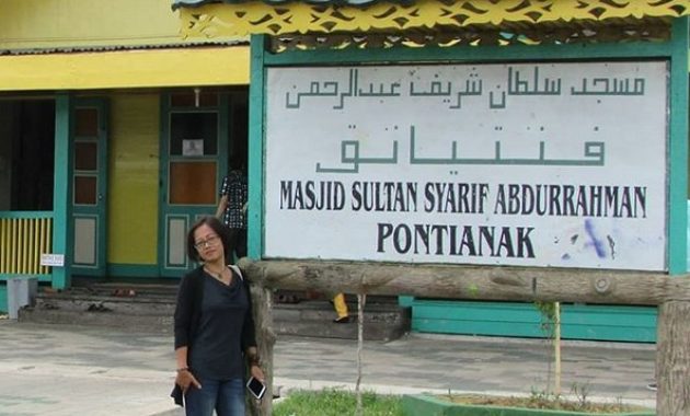 letak masjid jami pontianak kalimantan barat, Masjid Jami Pontianak, Letak Alamat, Profil Sultan Syarif Abdurrahman Alkadrie, Arsitektur Pembangunan