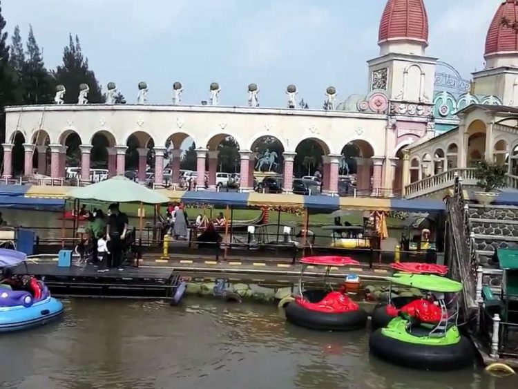 atraksi little venice, harga tiket, kota bunga, kota bunga cianjur, little venice, little venice cianjur, little venice kota bunga, permainan di little venice, tiket masuk little venice, wahana little venice, wisata little venice, little venice kota bunga, harga tiket masuk, wahana, aktivitas dll
