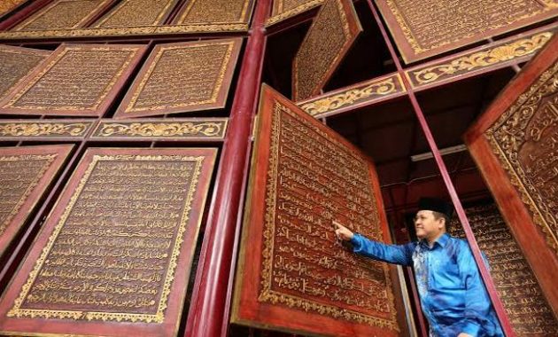 lokasi al quran al akbar palembang, museum qur’an terbesar didunia, Al Quran Al Akbar, Daya Tarik, Harga Tiket Masuk, Fasilitas