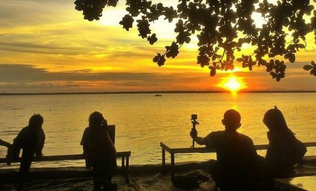 lokasi wisata pantai melawai kota balikpapan kalimantan timur dan berapa harga tiket masuknya?, Lokasi Dimana , Rute Menuju Lokasi , Daya Tarik, Batu Karang, Fasilitas Yang Ada 