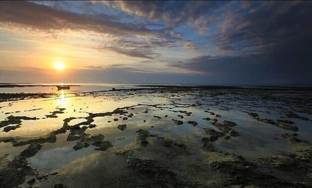 lokasi wisata pantai plengkung terletak di kecamatan tegaldlimo kabupaten banyuwangi jawa timur, Harga Tiket Masuk, Wisata Banyuwangi, Diakui Dunia, Keindahan dan Potensi, Jalan Menuju Lokasi