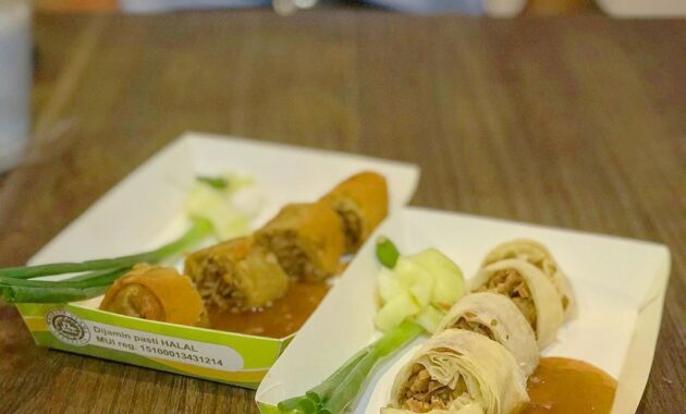 lumpia cik me me, pelopor lumpia halal mui pertama di semarang