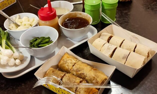 lumpia mbak lien, tak boleh dilewatkan