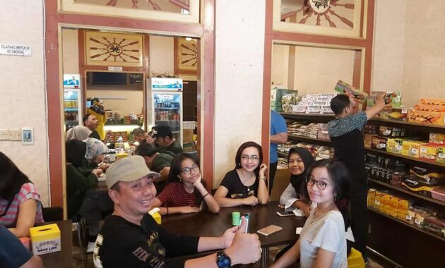 lumpia mbak lien, tak boleh dilewatkan
