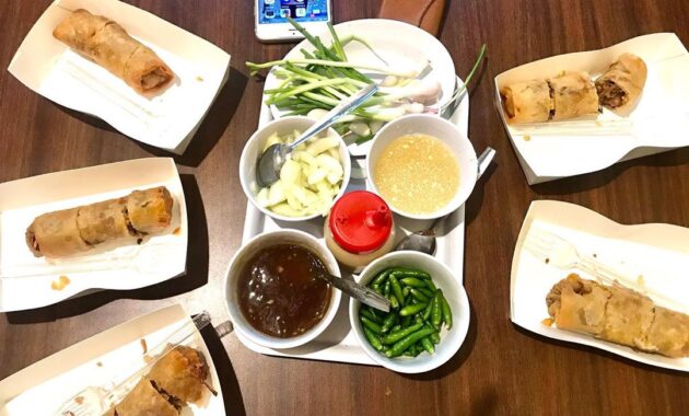 lumpia mbak lien, tak boleh dilewatkan