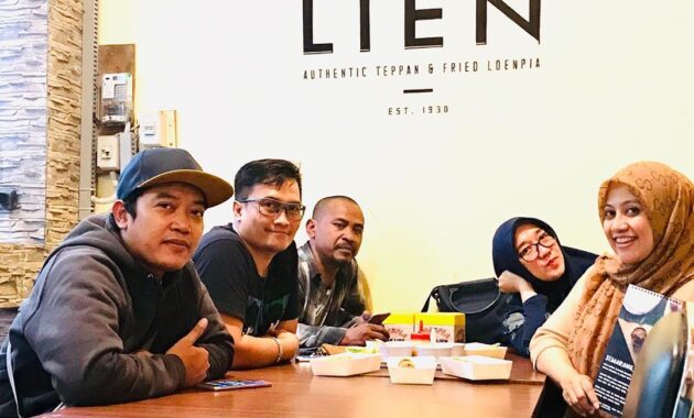 lumpia mbak lien, tak boleh dilewatkan