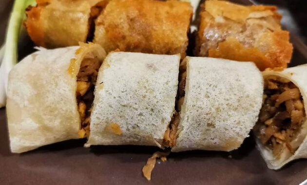 lumpia mbak lien, tak boleh dilewatkan