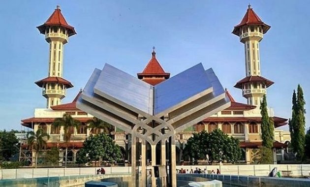 masjid agung cianjur, sisi religius dibalik icon kota