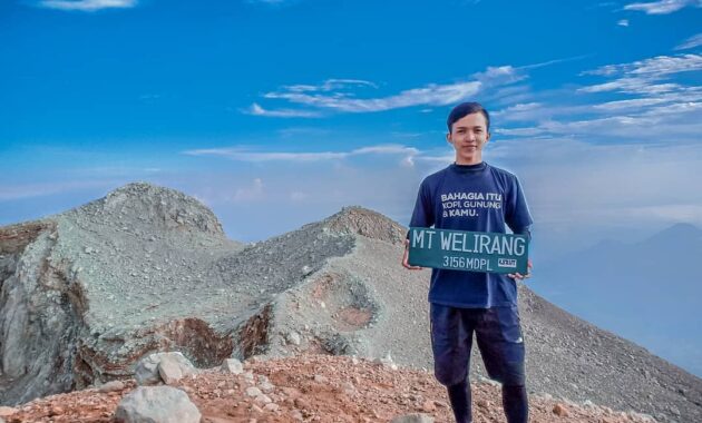 mau mendaki di daerah pulau jawa, ini dia 10 referensi gunung terbaik untuk kalian kunjungi
