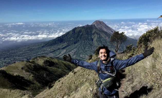 mau mendaki di daerah pulau jawa, ini dia 10 referensi gunung terbaik untuk kalian kunjungi