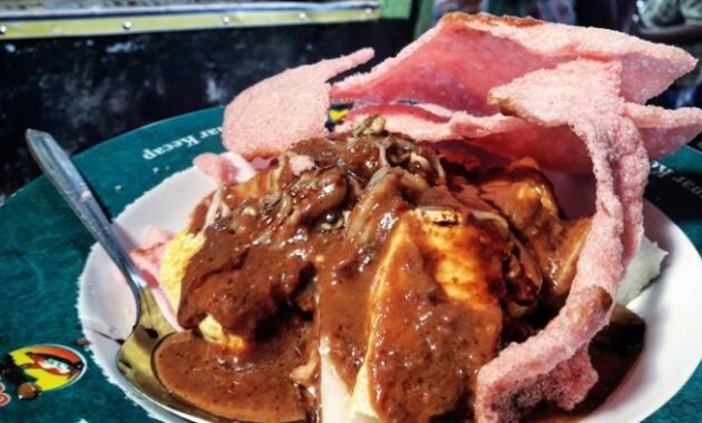 mau sarapan di bandung? coba deh 10 tempat penyedia makanan enak ini!