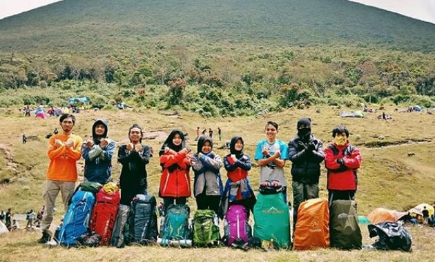 menghilangkan stres dan berburu inspirasi dari edelweis di alun-alun suryakencana, Lokasi Tempat Wisata, Informasi Umum, Mitos Dibalik Keindahan, Akses Menuju Lokasi, Tips Berwisata
