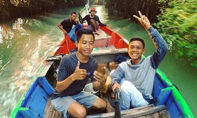 mengintip pesona surga tersembunyi di pantai morodemak, Ragam Destinasi di Kawasan Morodemak, Keunikan yang Dimiliki Morodemak, Menilik Uniknya Tradisi Sedekah Laut, Tari Zippin Khas Demak yang Memikat, Ragam Cita Rasa Kuliner Morodemak