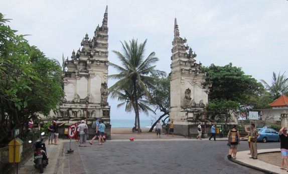 menikmati jalan legian kuta bali, Tidak Asing, Keindahan Potensi, Rute Menuju Lokasi, Jam Buka, Harga Tiket Masuk