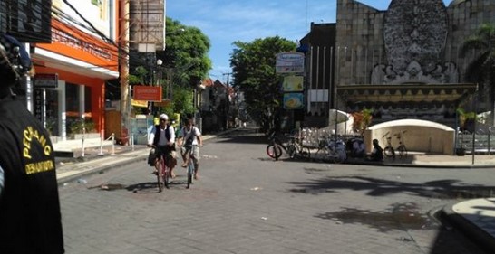 menikmati jalan legian kuta bali, Tidak Asing, Keindahan Potensi, Rute Menuju Lokasi, Jam Buka, Harga Tiket Masuk